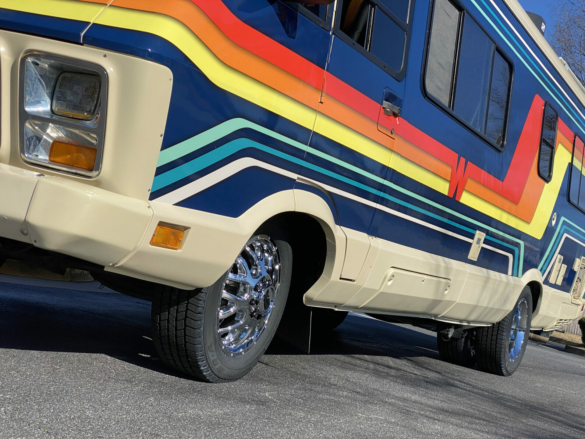 Retro RV stripe detail
